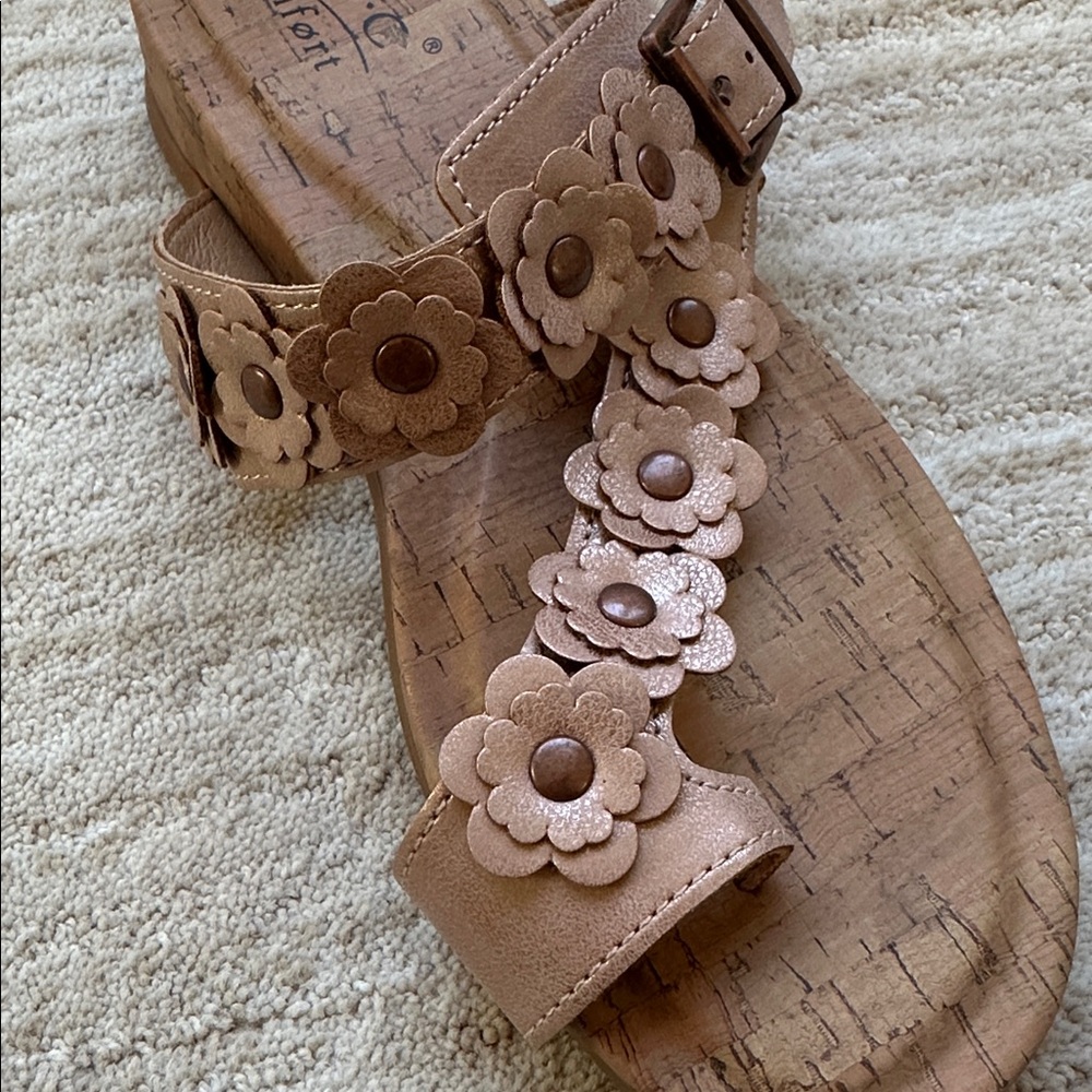 Like New B.O.C. Lyra Slide Sandals Rose Gold Metallic Cork Wedge Heel Size 7 - Picture 13 of 17